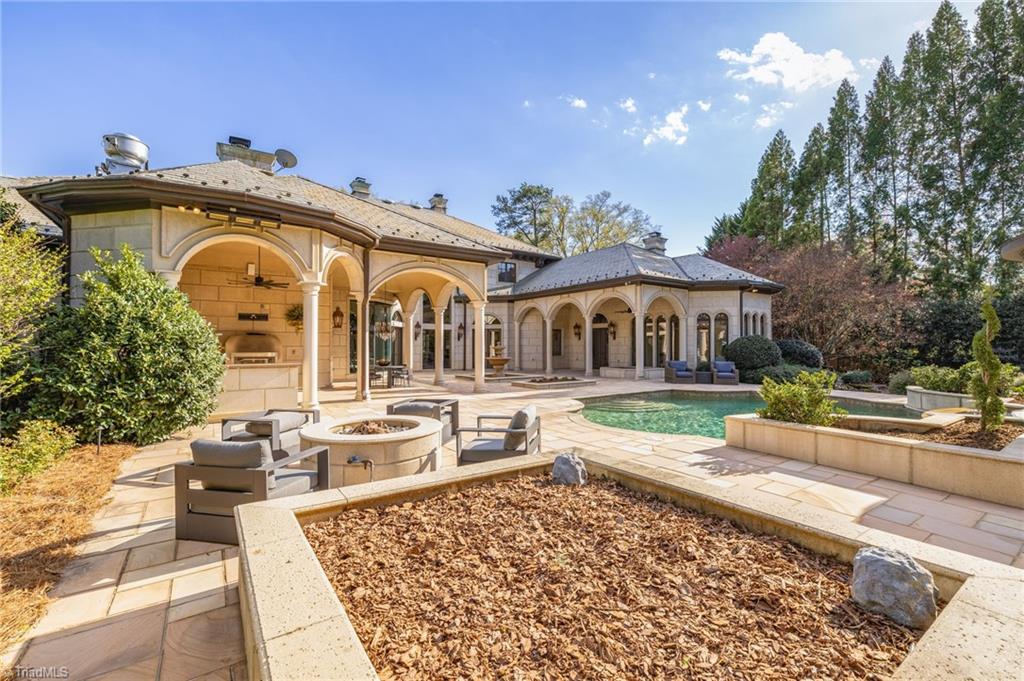 2725 Windsor Road, Winston-Salem