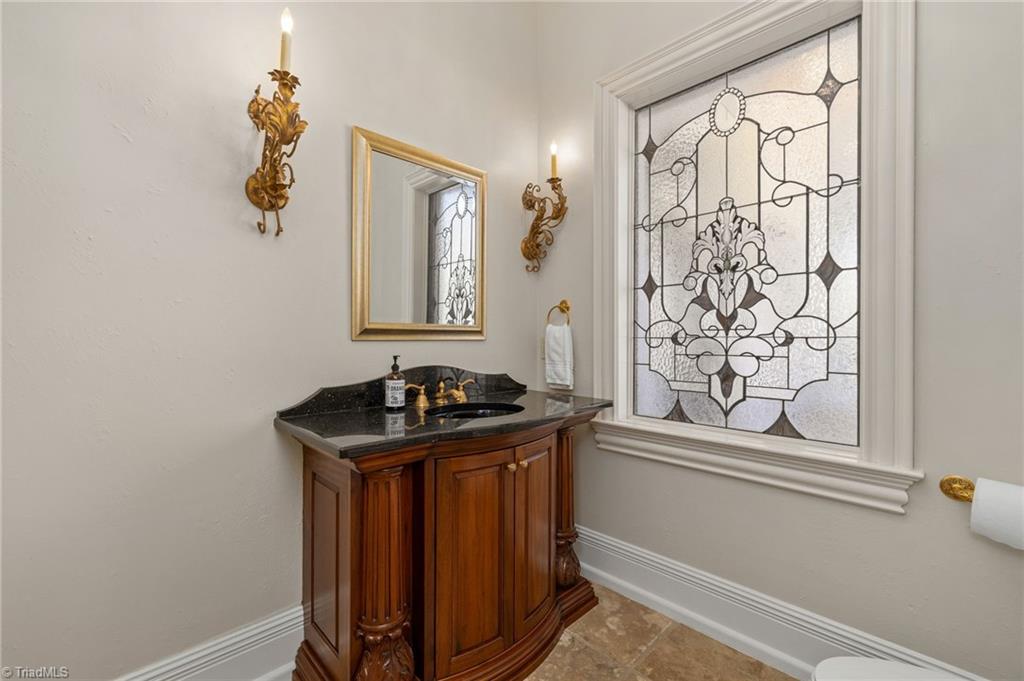 2725 Windsor Road, Winston-Salem