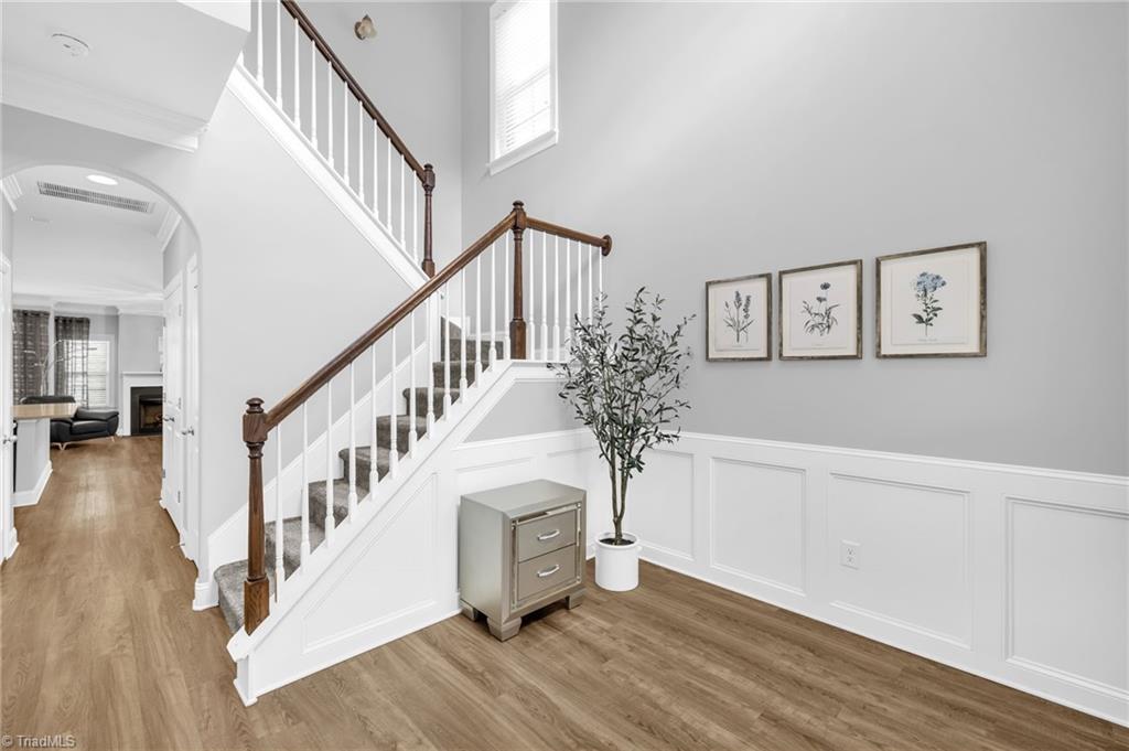 1604 Sunny Hill Way