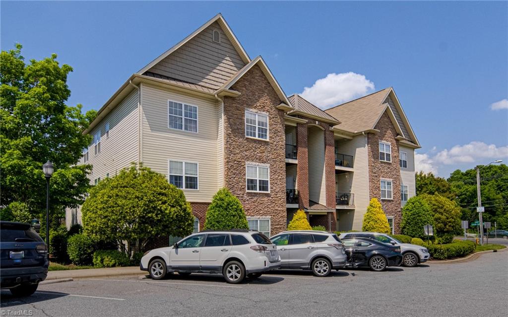 6801 Hanesbrook Circle # 104