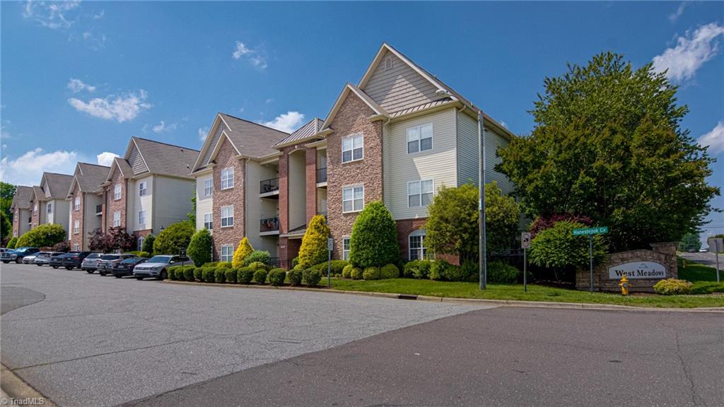 6801 Hanesbrook Circle # 104