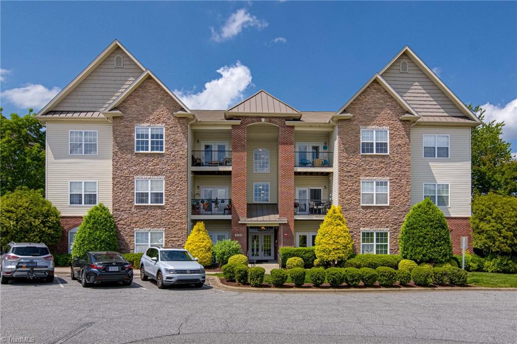 6801 Hanesbrook Circle # 104