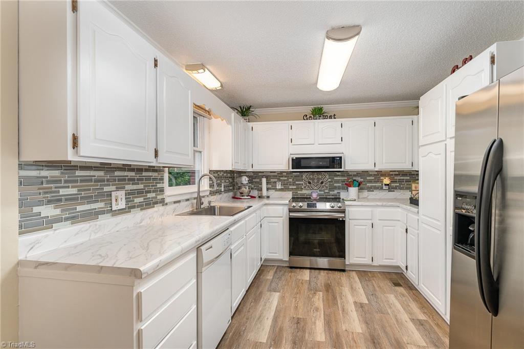 12 Twin Brook Drive