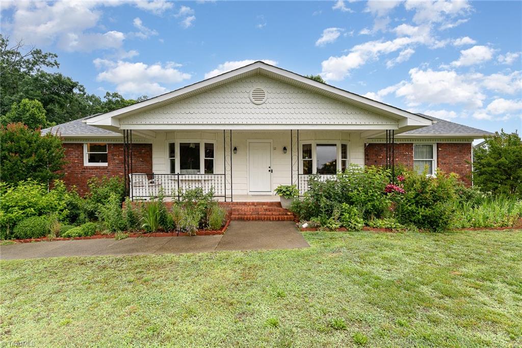 12 Twin Brook Drive