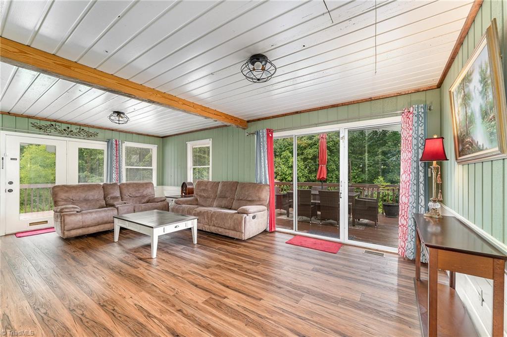 12 Twin Brook Drive