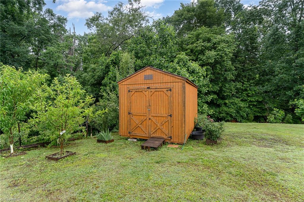 12 Twin Brook Drive