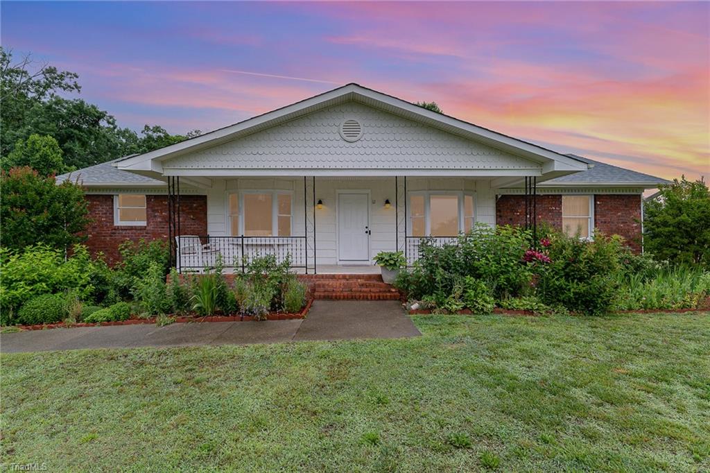 12 Twin Brook Drive