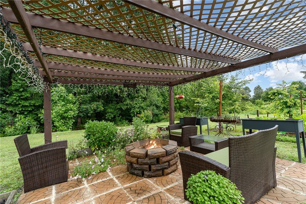 12 Twin Brook Drive