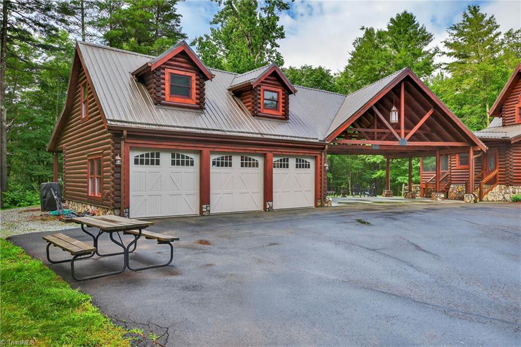 904 Bryan Hollow Road