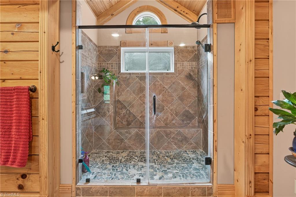 904 Bryan Hollow Road