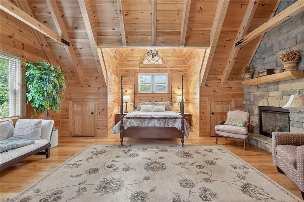 904 Bryan Hollow Road
