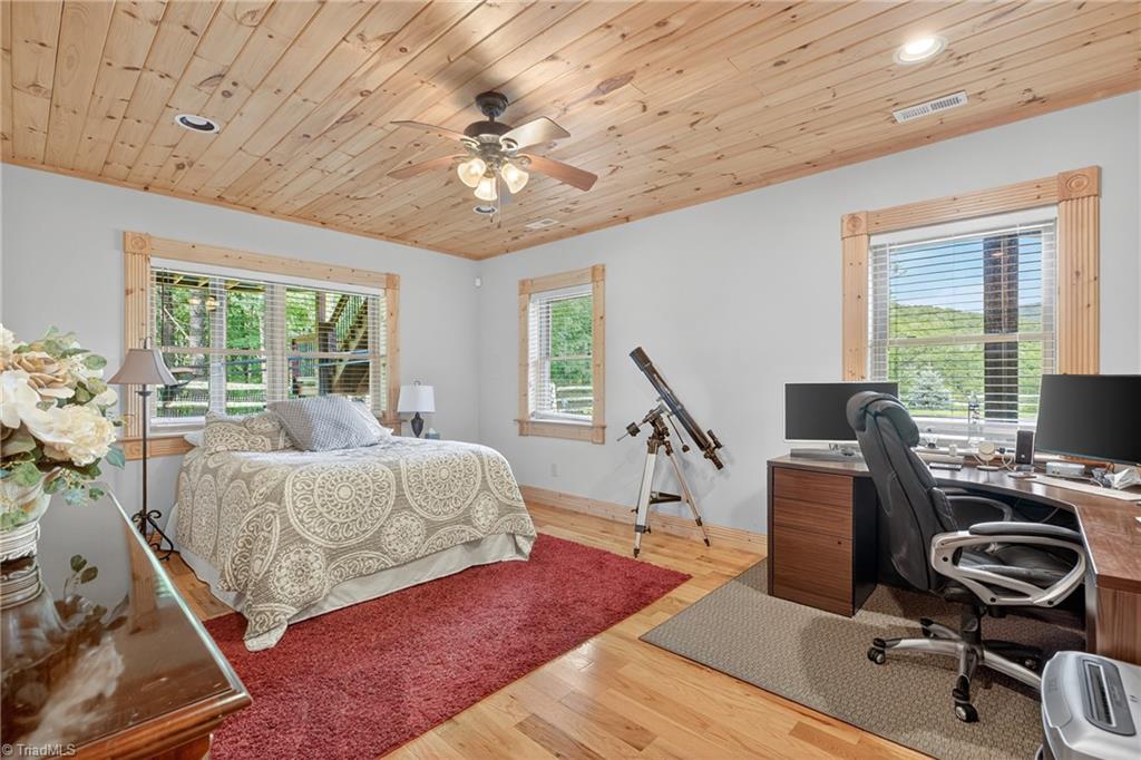 904 Bryan Hollow Road