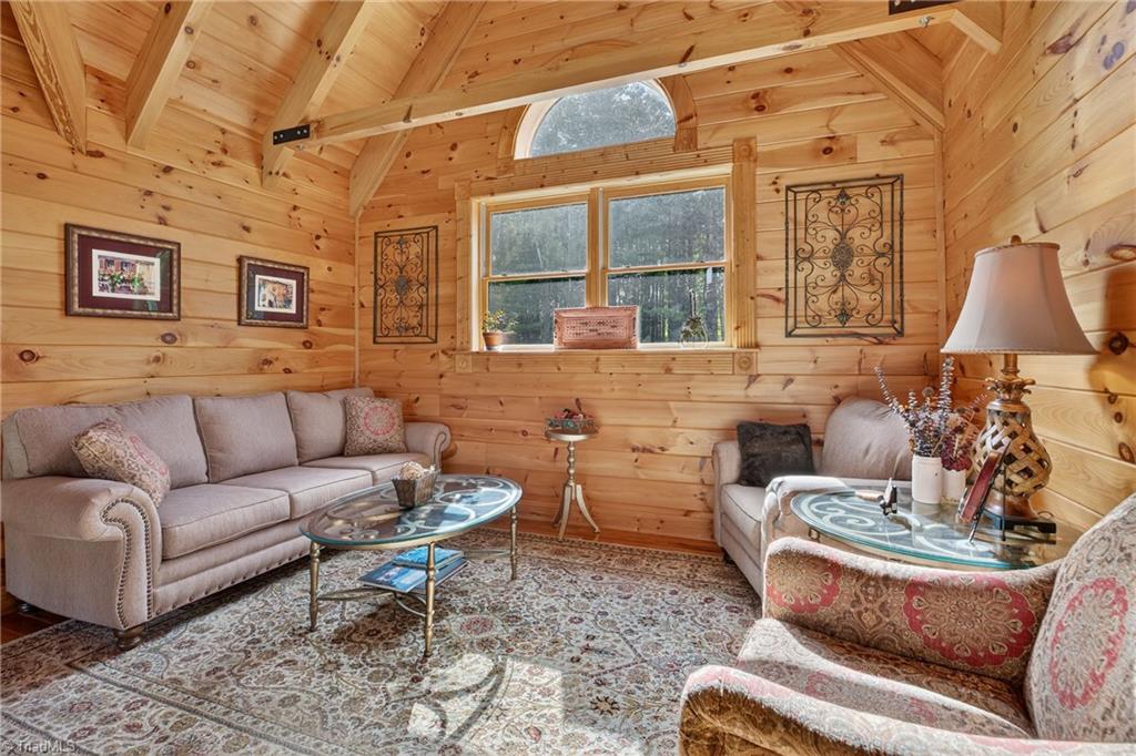 904 Bryan Hollow Road