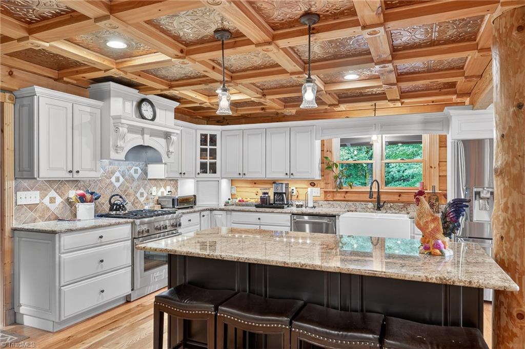 904 Bryan Hollow Road