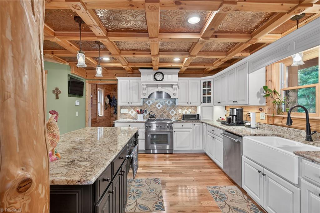 904 Bryan Hollow Road