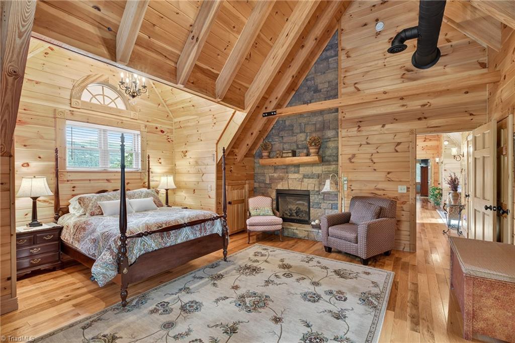 904 Bryan Hollow Road