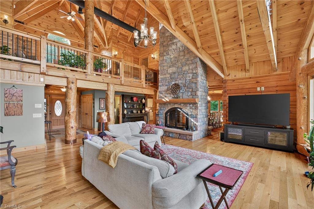 904 Bryan Hollow Road