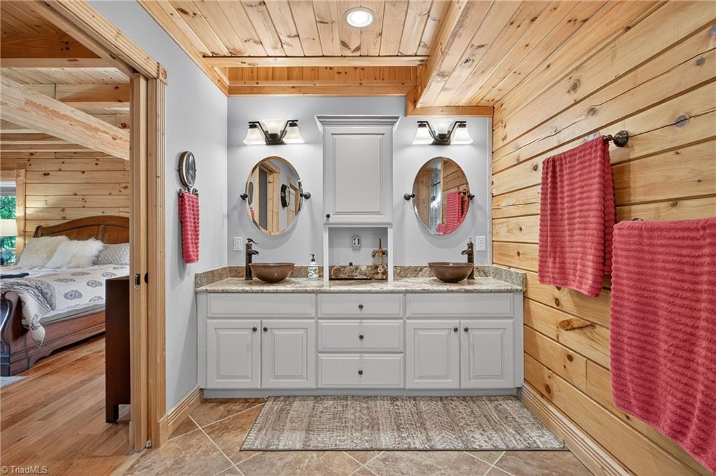 904 Bryan Hollow Road