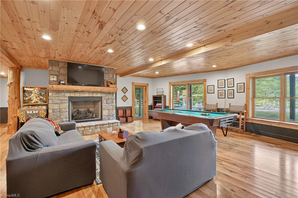 904 Bryan Hollow Road