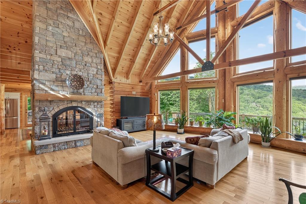 904 Bryan Hollow Road