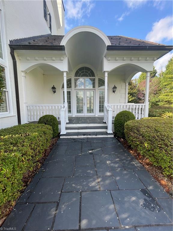 1 Clubview Court