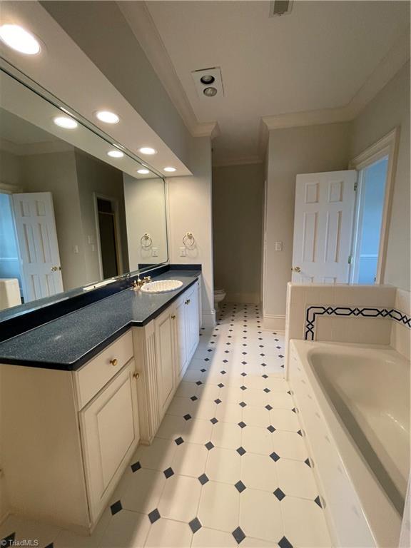 1 Clubview Court