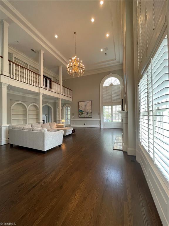 1 Clubview Court