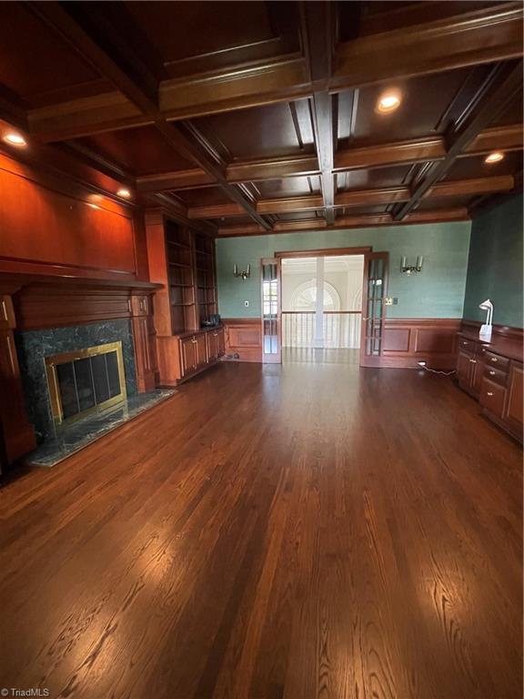 1 Clubview Court