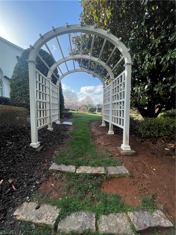 1 Clubview Court