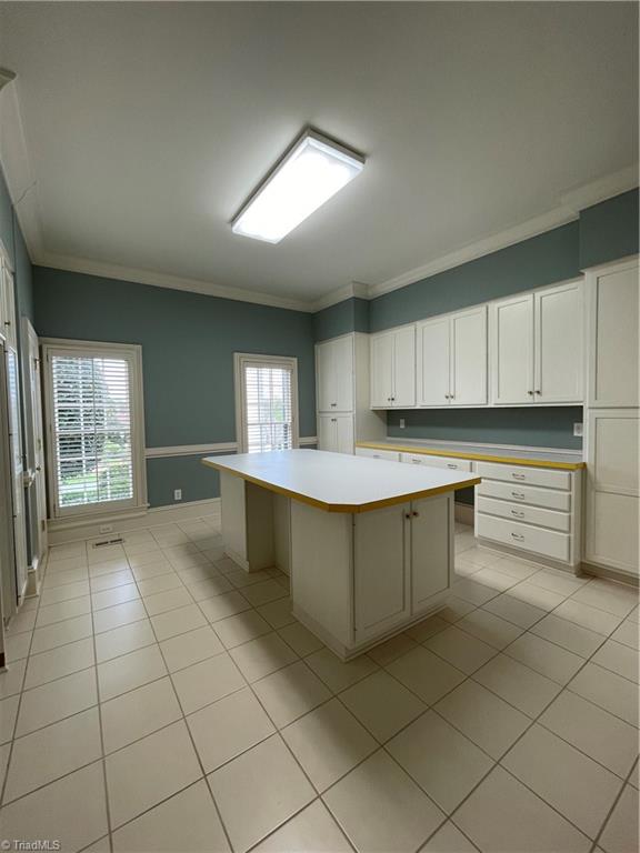 1 Clubview Court