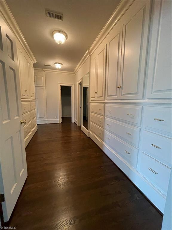 1 Clubview Court
