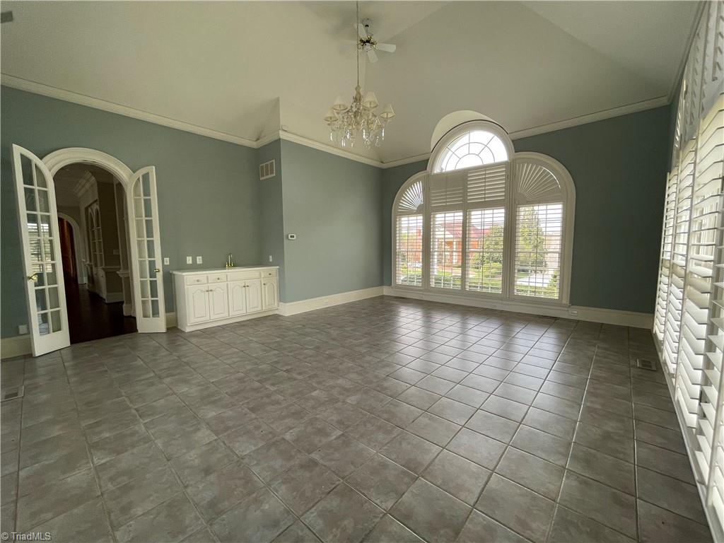 1 Clubview Court