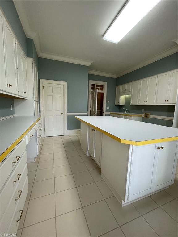 1 Clubview Court