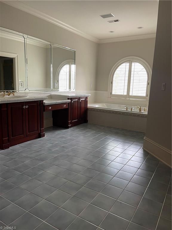 1 Clubview Court