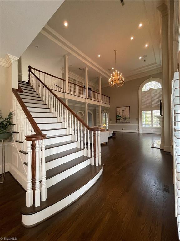 1 Clubview Court