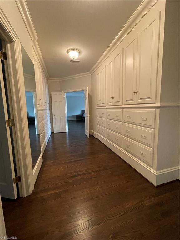 1 Clubview Court
