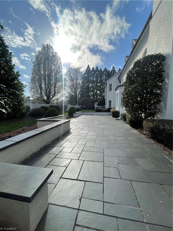 1 Clubview Court