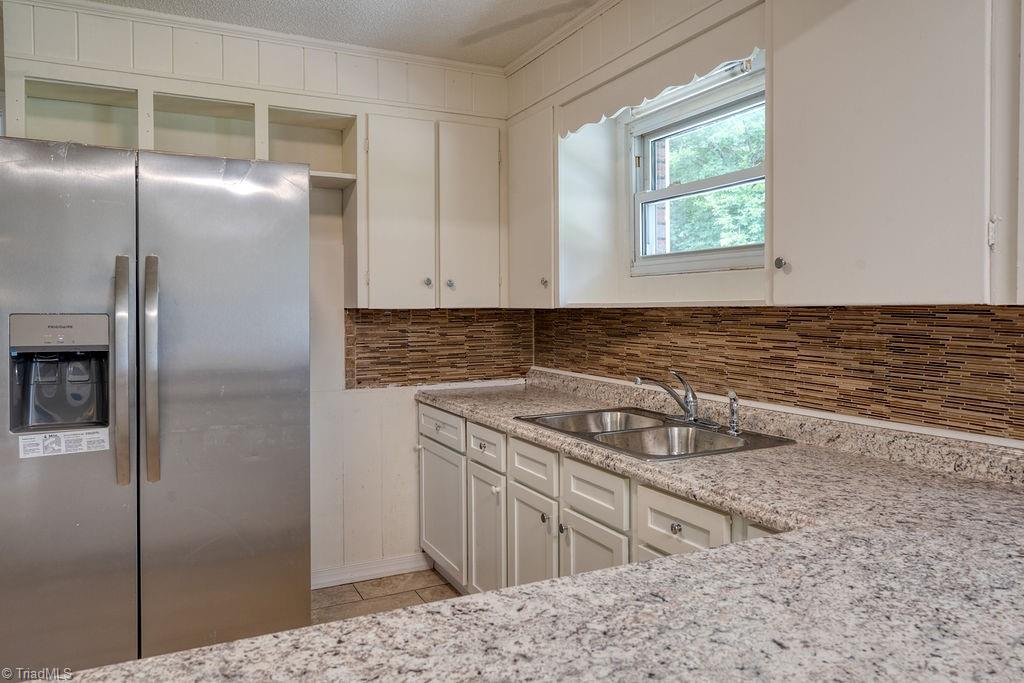 168 Oak Summit Road, Winston-Salem