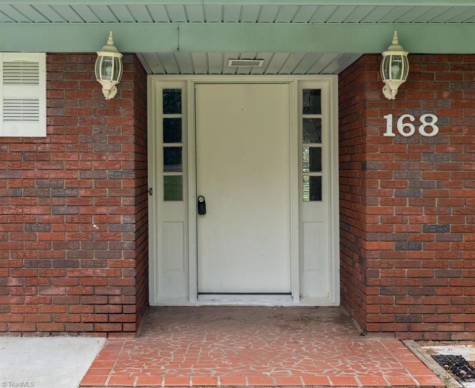 168 Oak Summit Road, Winston-Salem