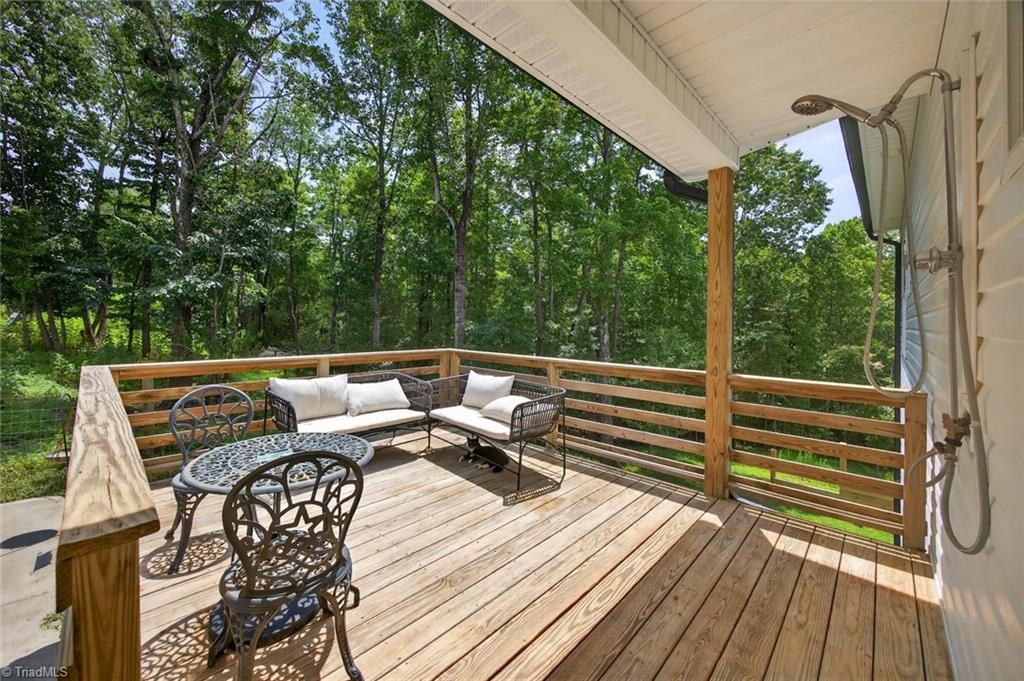 1095 Big Oak Road