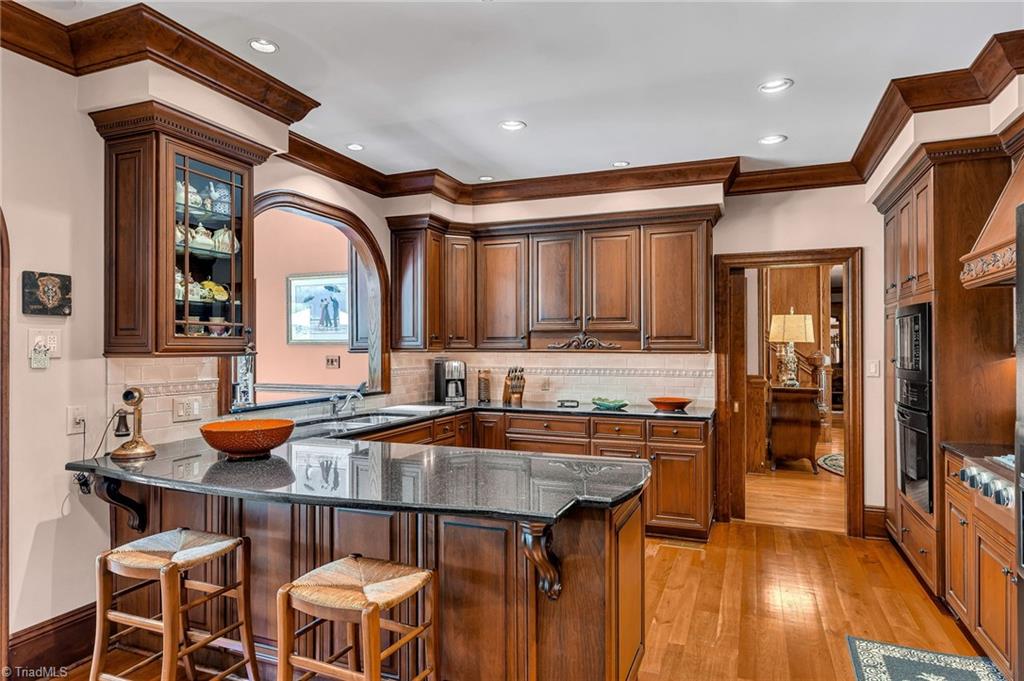 1280 River Bluff Trail