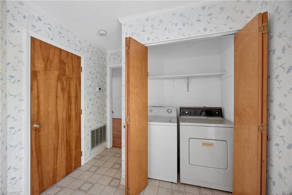 806 Crooked Run Road, Rural Hall