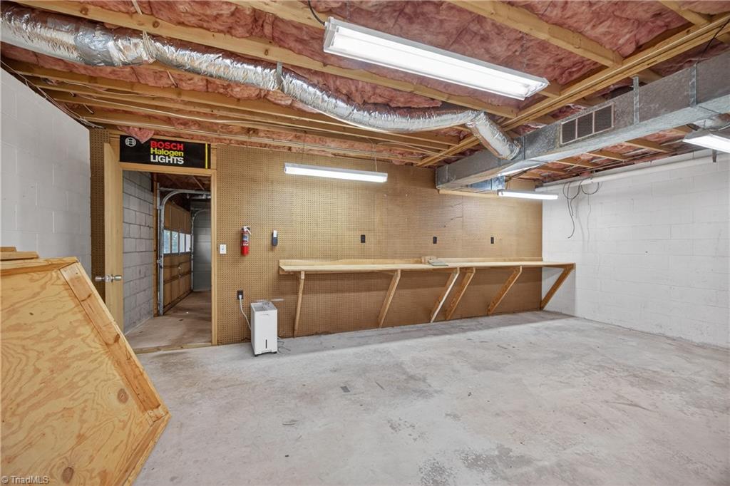 806 Crooked Run Road, Rural Hall