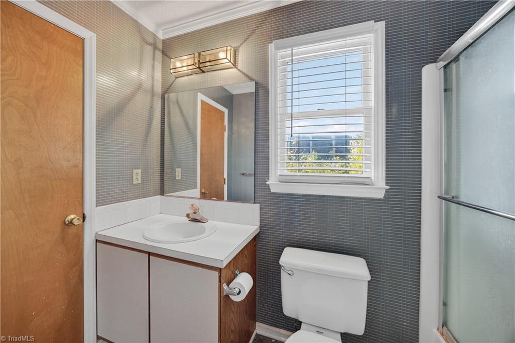 806 Crooked Run Road, Rural Hall