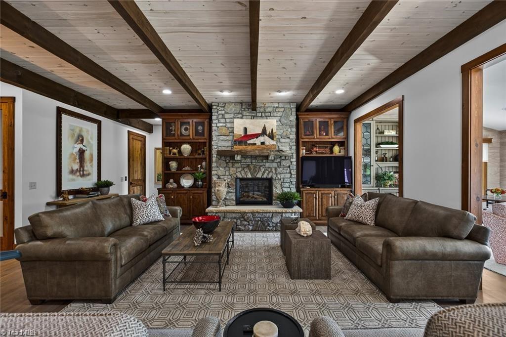 9687 Lissara Camp Court, Lewisville