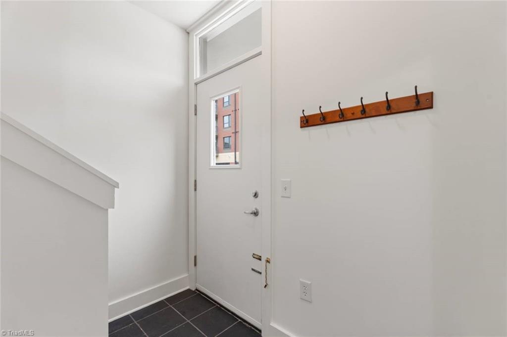 389 N Green Street # 106, Winston-Salem Unit: 106