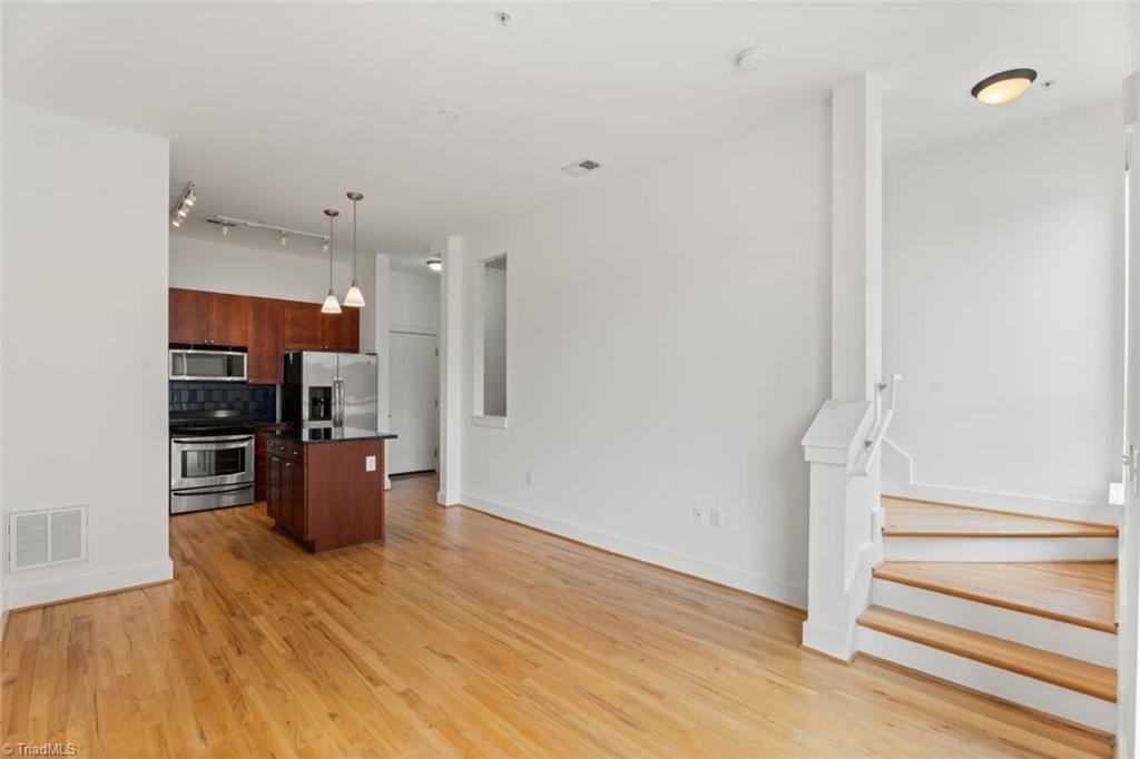 389 N Green Street # 106, Winston-Salem Unit: 106