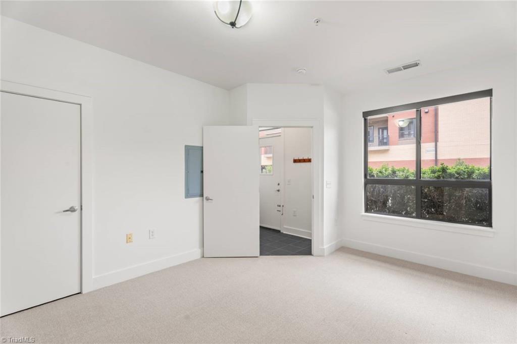 389 N Green Street # 106, Winston-Salem Unit: 106