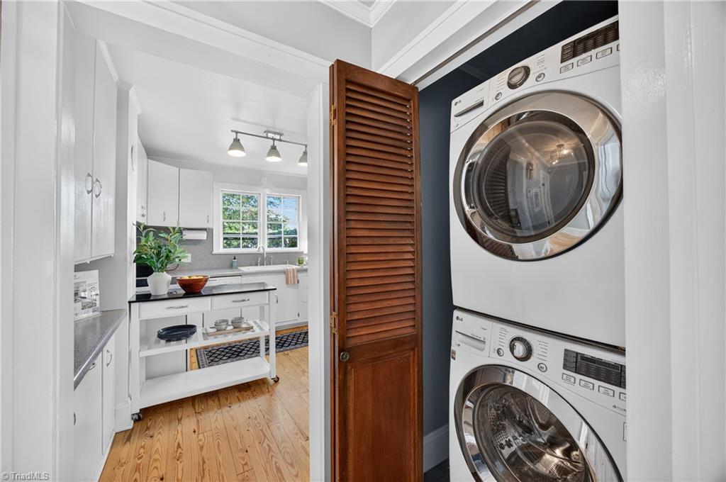 2124 Konnoak View Drive, Winston-Salem