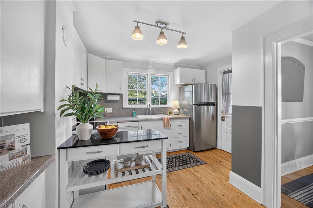 2124 Konnoak View Drive, Winston-Salem